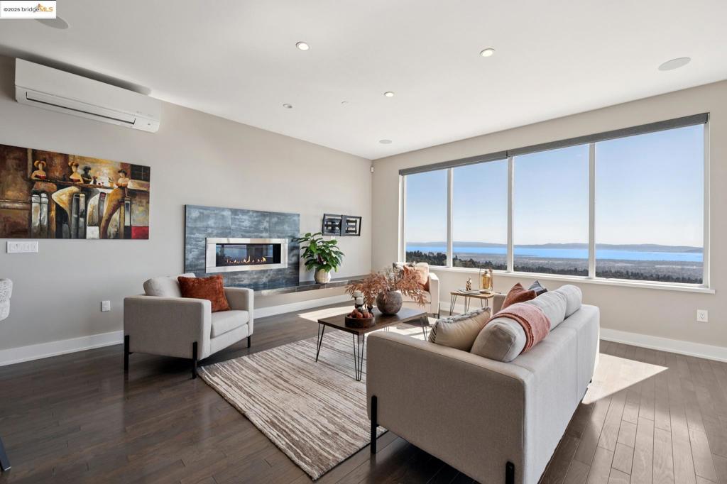 MONTCLAIR - Residential