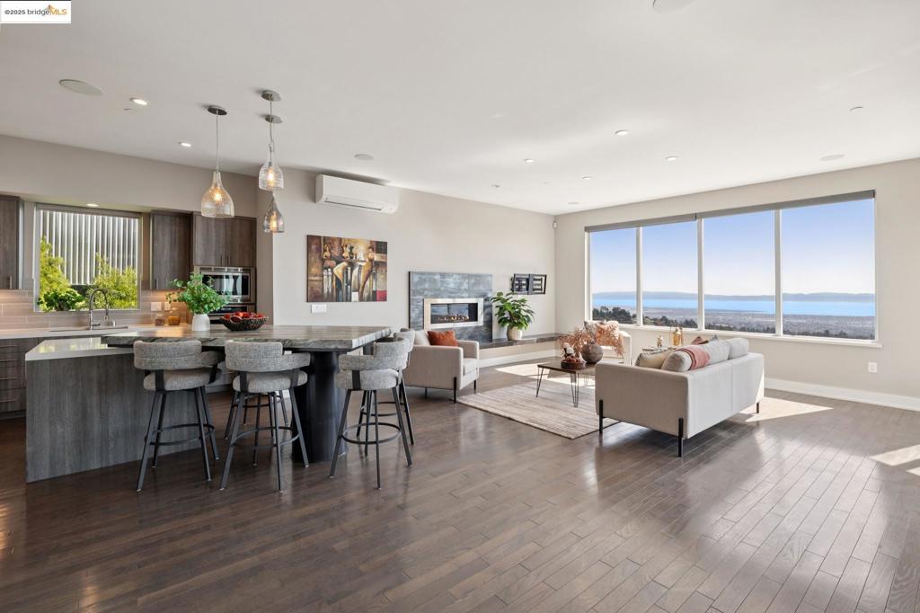 MONTCLAIR - Residential