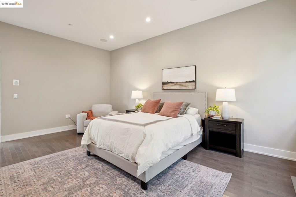 MONTCLAIR - Residential