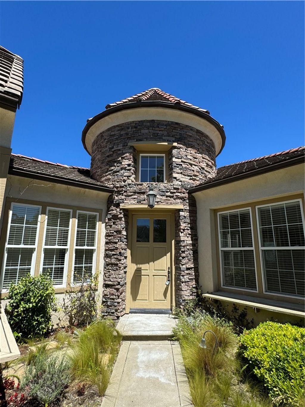 Photo of 19 Vernon, Newport Coast, CA 92657 (MLS # OC26035711)
