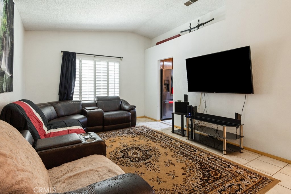 2549 Esperanza Street