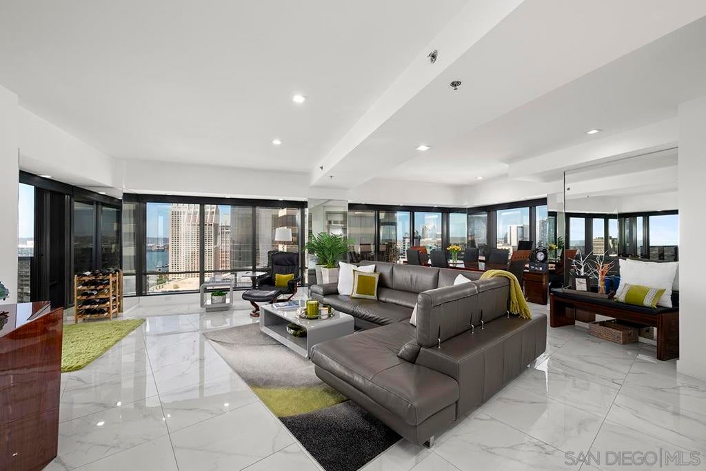 200 Harbor Drive 3003