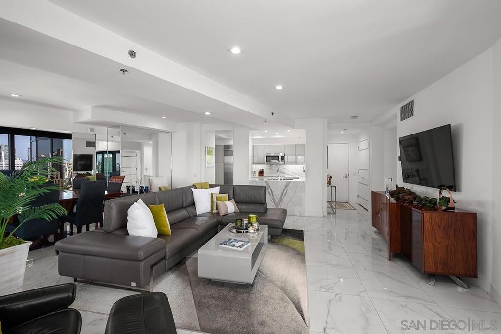 200 Harbor Drive 3003