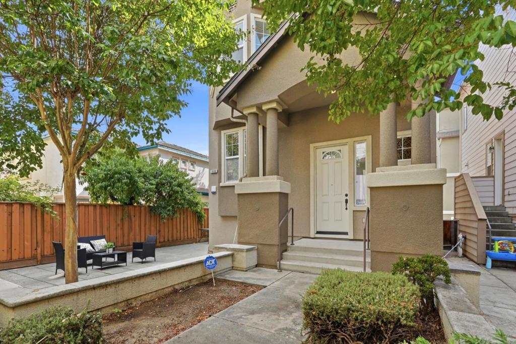 1618 Salamoni Court