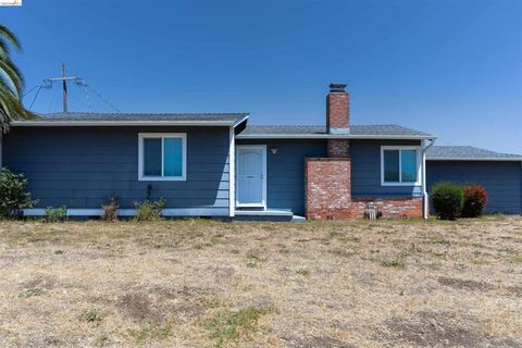Photo of 103 Dieninger St. ST, Vallejo, CA 94589 (MLS # 41141909)