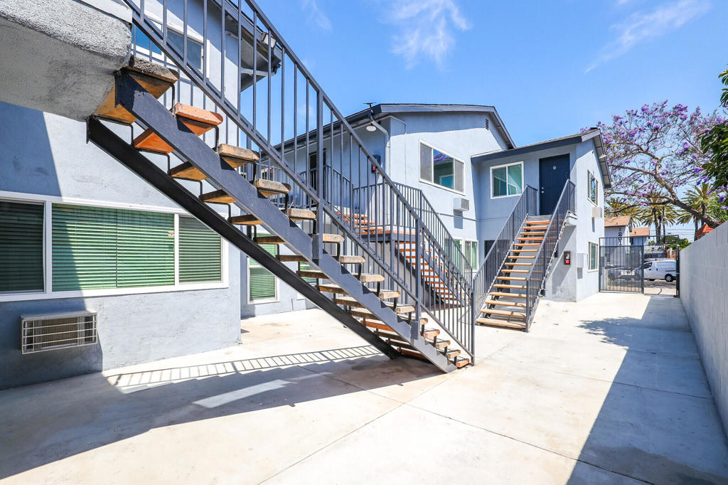 200 E Wakefield Avenue