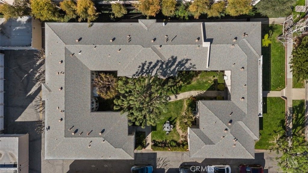 Photo of 15234 1/4 Dickens Street, Sherman Oaks, CA 91403 (MLS # GD26005566)