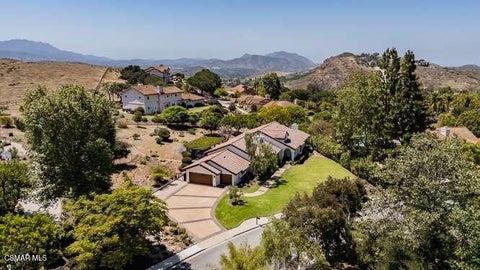 Photo of 3679 Paseo De Nublado, Thousand Oaks, CA 91360 (MLS # 226004237)
