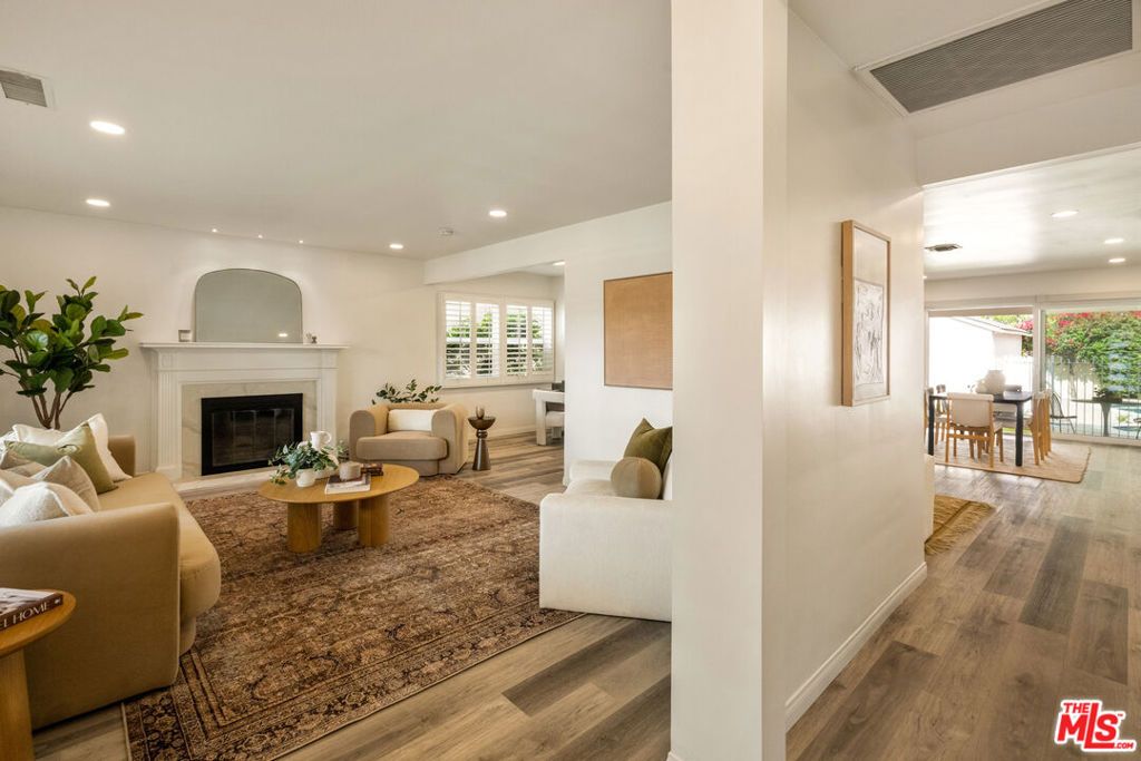 Photo of 2616 N Buena Vista Street, Burbank, CA 91504 (MLS # 26840433)