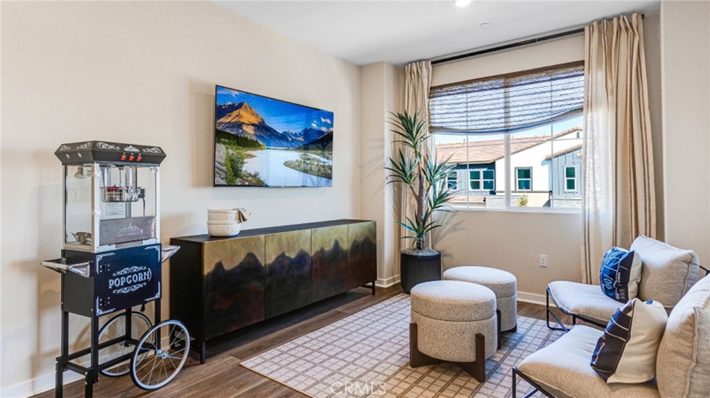 2717 E Amberley Privado