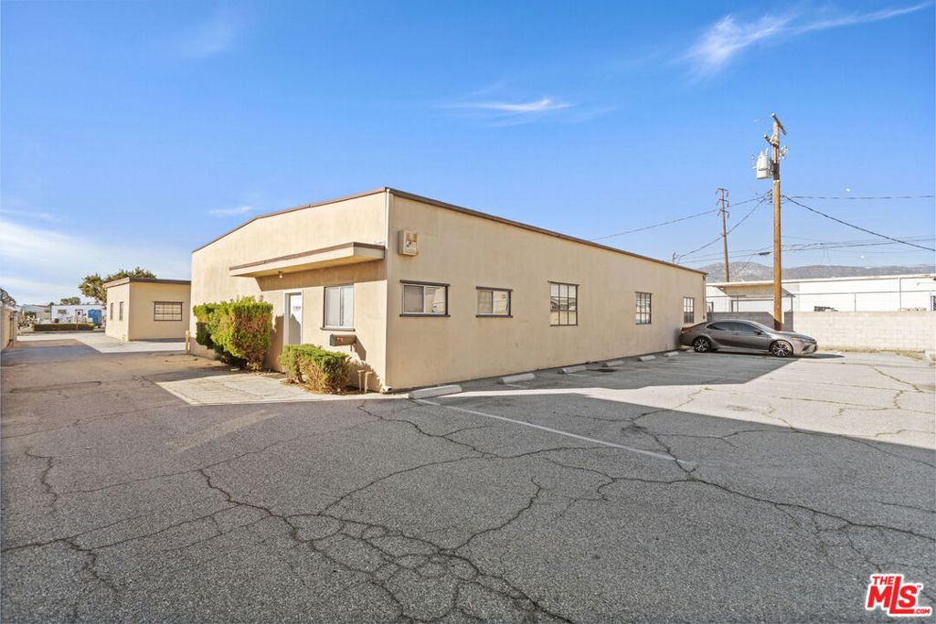 1201 N Azusa Canyon Road