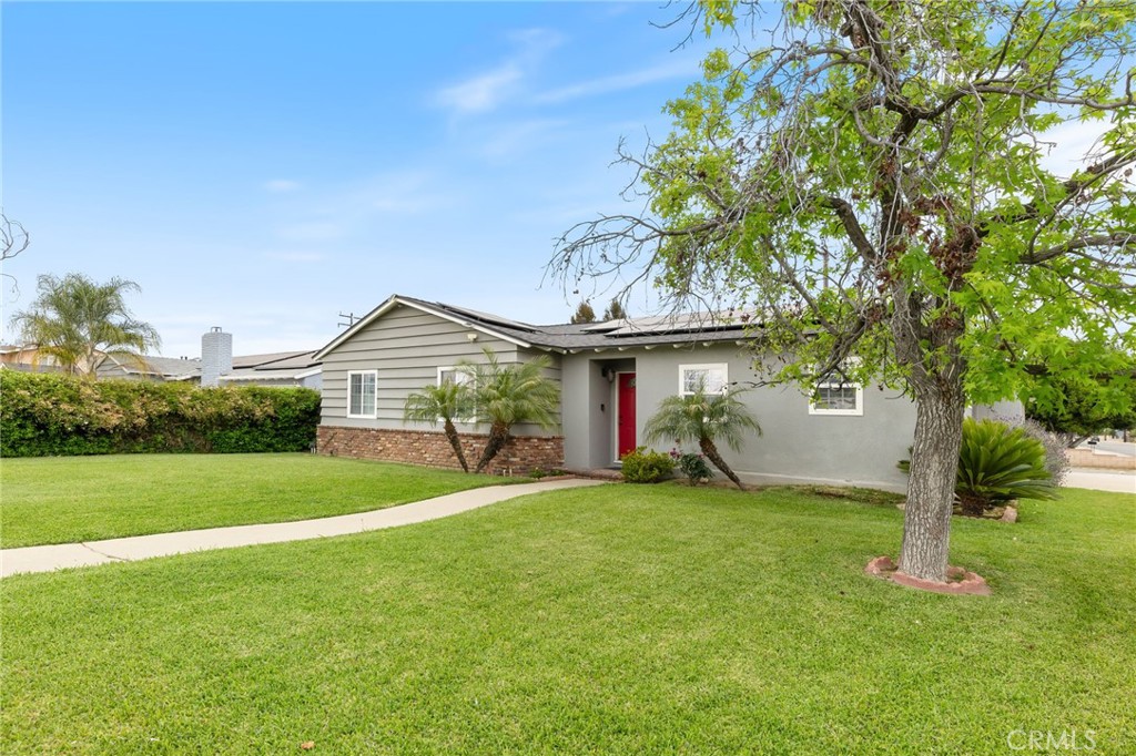 1801 W Mossberg Avenue