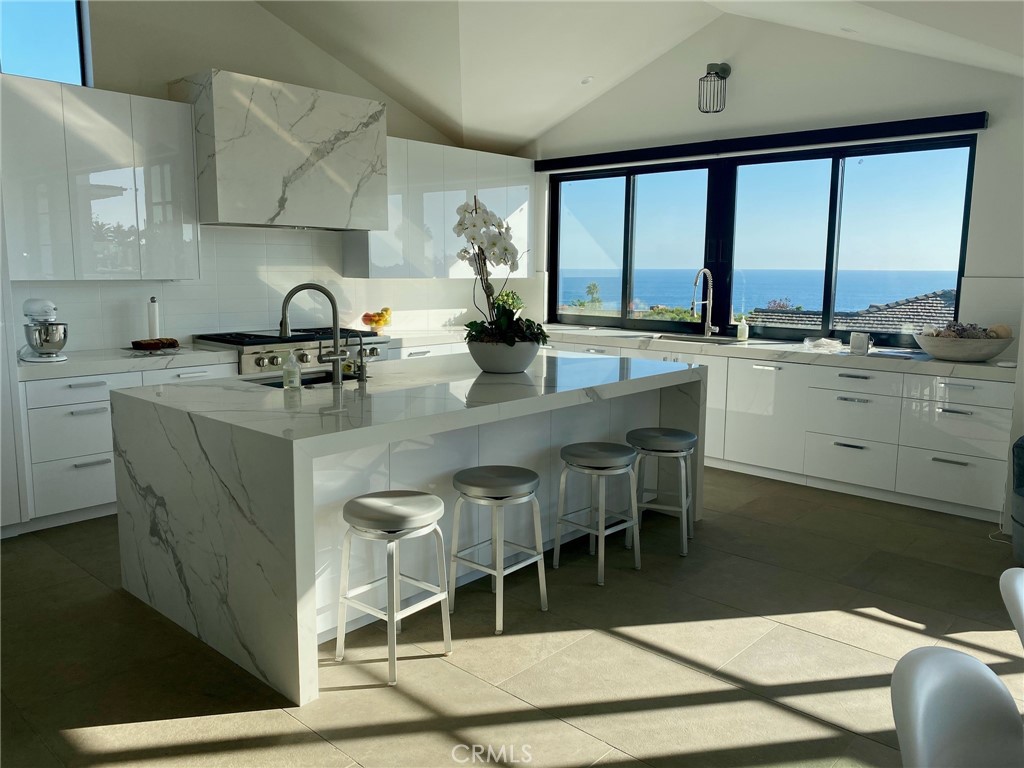 809 Emerald Bay