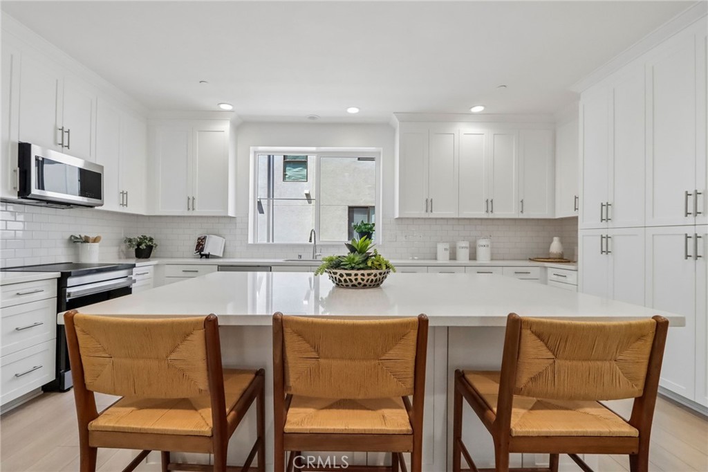 5868 Linden 6