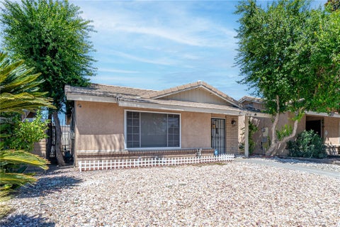 Photo of 2810 W Devonshire AVE, Hemet, CA 92545 (MLS # IV26204169)