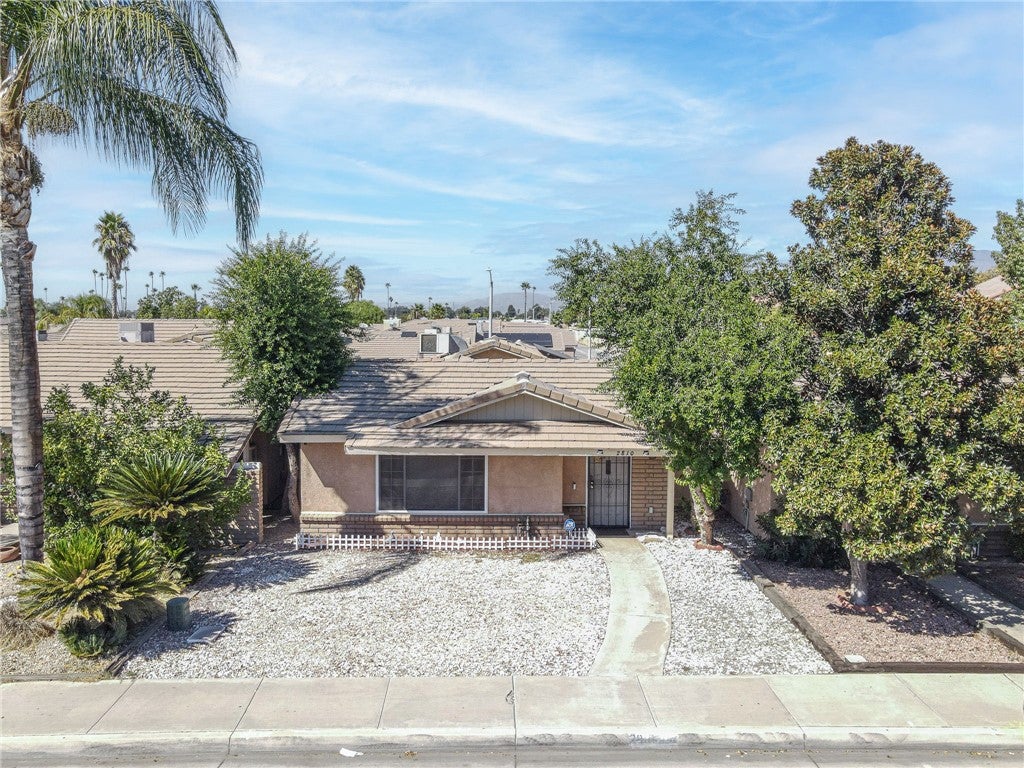 2810 W Devonshire