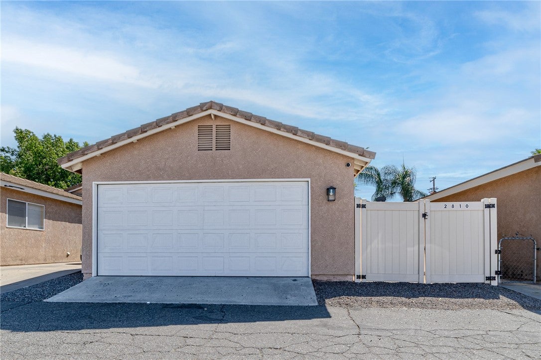 2810 W Devonshire