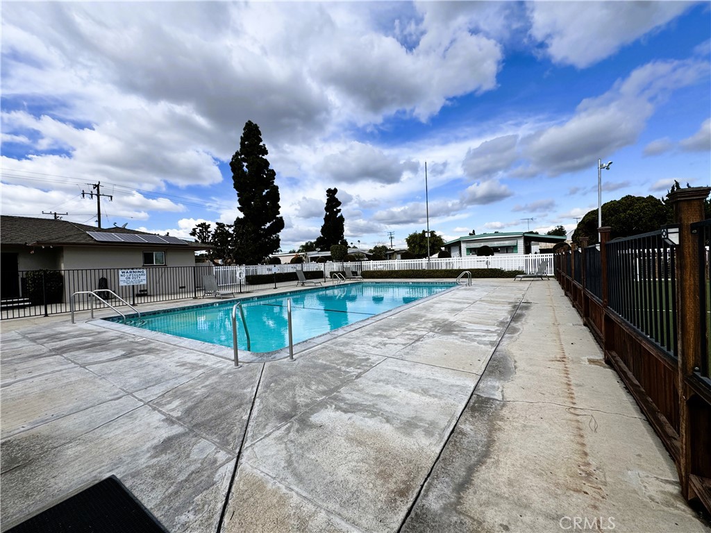 16600 Orange Avenue 77