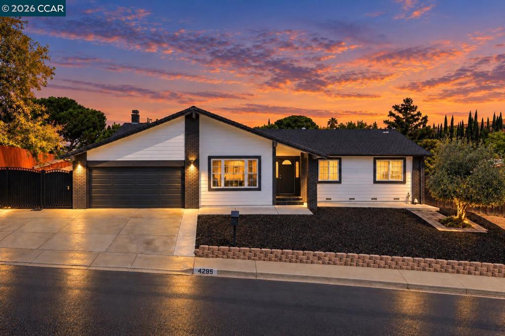 4295 Suzanne Dr