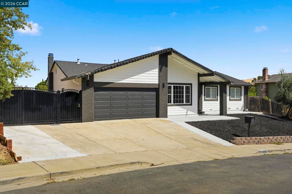 4295 Suzanne Dr