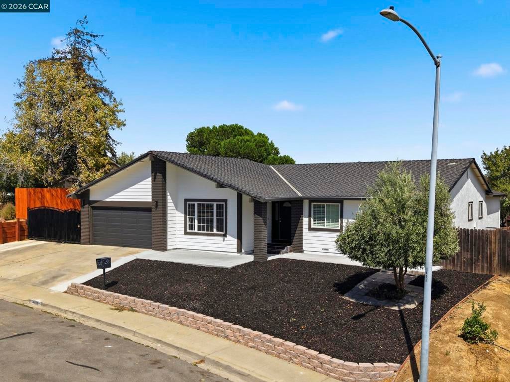 4295 Suzanne Dr