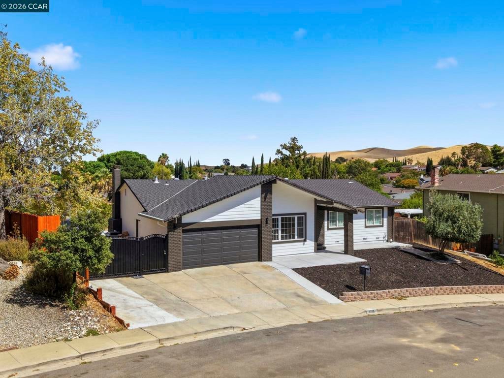 4295 Suzanne Dr