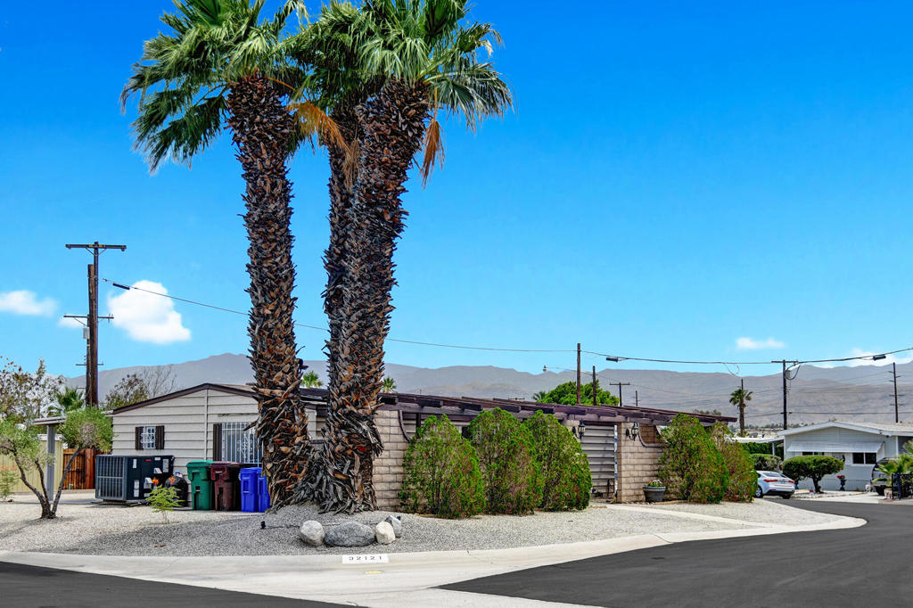 Tri Palm Estates - Residential