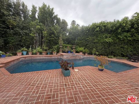 Photo of 1094 GARDEN Lane, Beverly Hills, CA 90210 (MLS # 25614125)