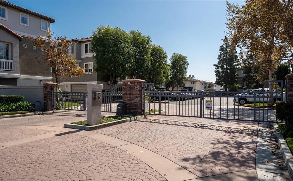 13523 Cobblestone Lane