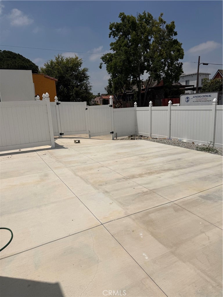 2158 W 77th ST, Los Angeles CA 90047