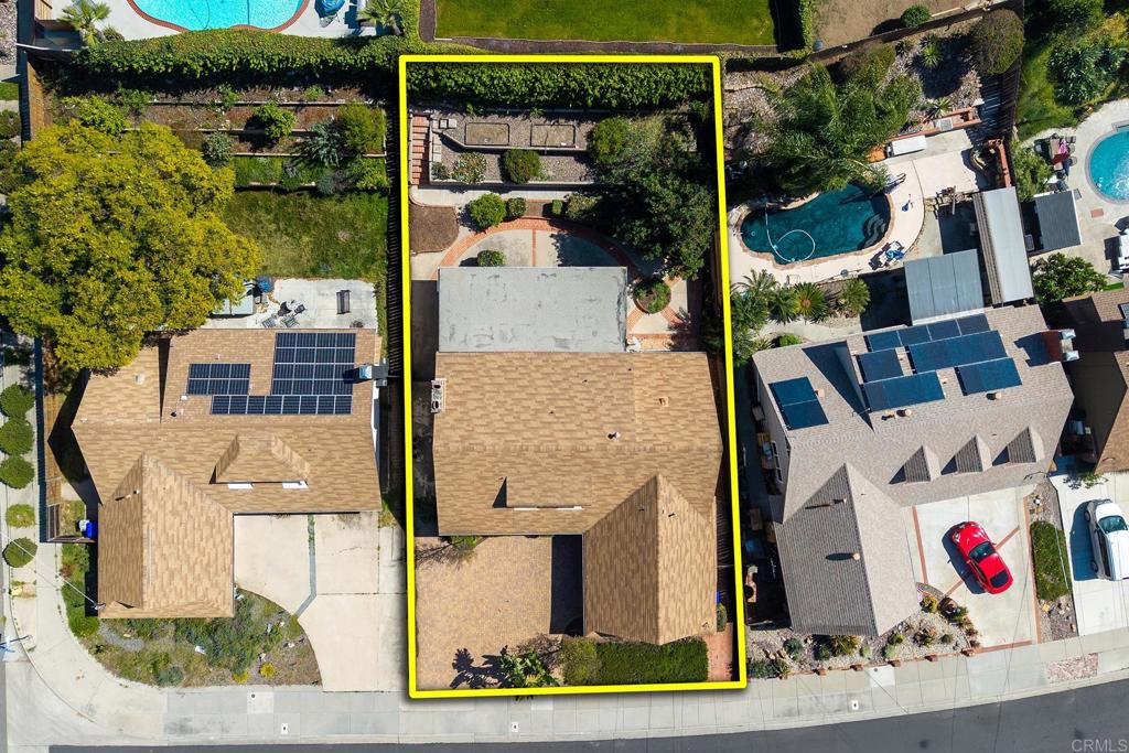 6261 CRYSTAL LAKE AVE