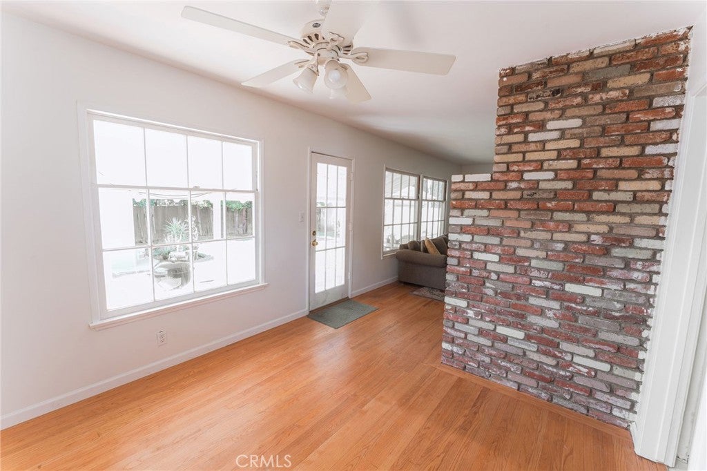 228 E Hurst