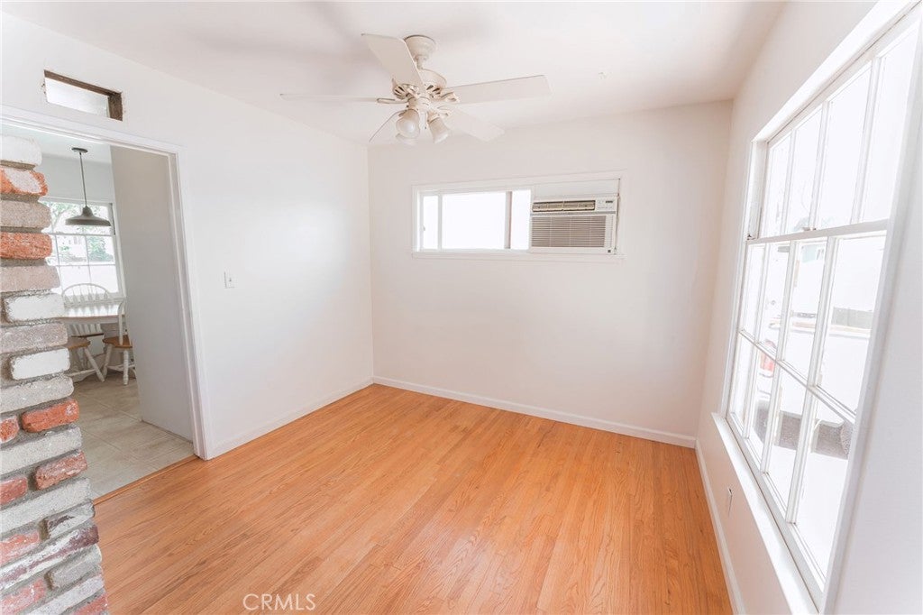 228 E Hurst