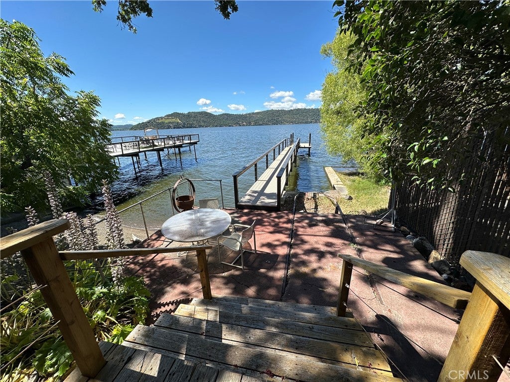 13411 Lakeshore