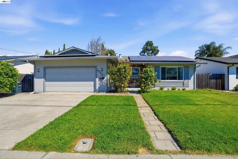 Photo of 6635 Maple Dr Dr, Dublin, CA 94568 (MLS # 41128044)