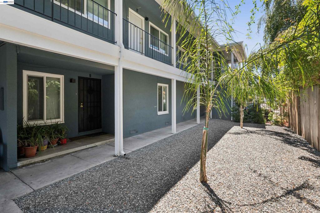 939 Channing Way