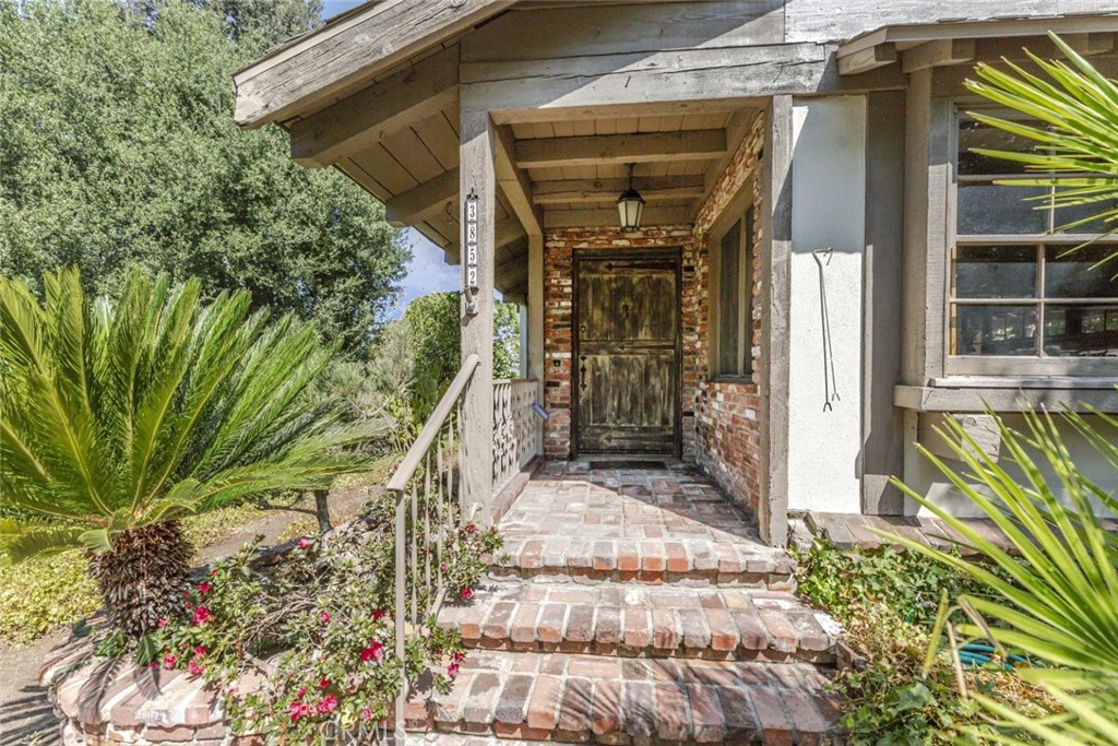 3852 Eureka Drive