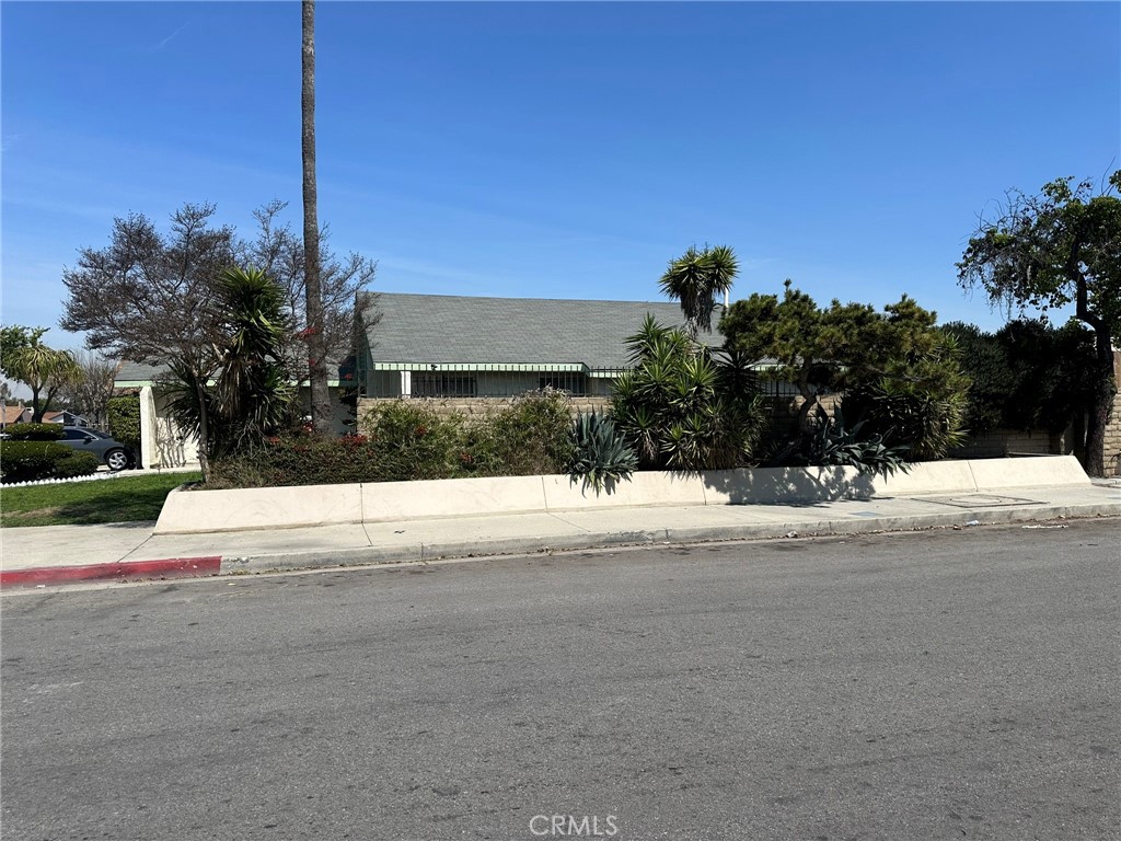 Properties 2 10372 Kimberly Street