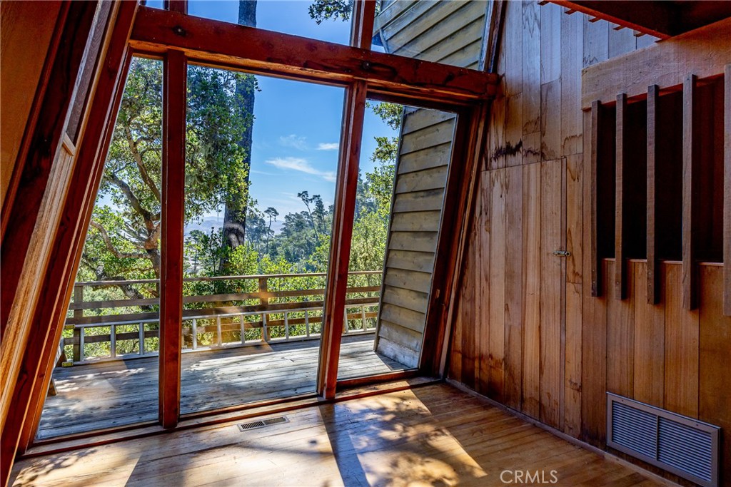 Top of the World(2170) - Residential