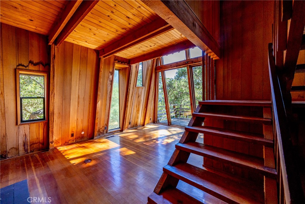 Top of the World(2170) - Residential