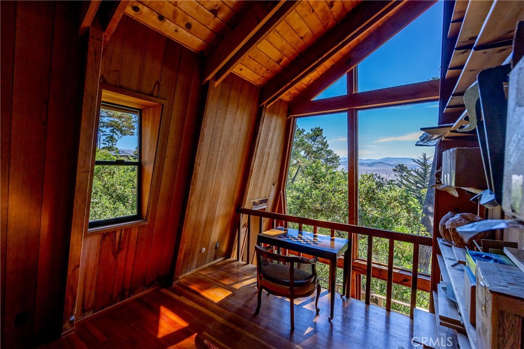 Top of the World(2170) - Residential
