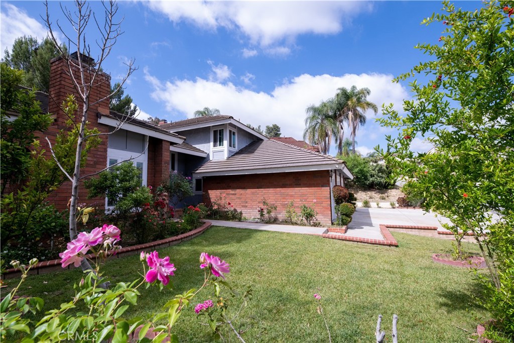Fully furnished and accept month-to-month lease! Enjoy staying in a quiet hillside home on a dead-end street in Diamond Bar! Located in a very peaceful hilly community with stress-free access to 57 and 60 FWYs, this home is close to markets, banks and restaurants. Open floor arrangement invites smooth transition between living and dining rooms with kitchen and the back yard at ground level. Spacious master bedroom suite on the second floor features a huge balcony deck with wonderful hillside views. One bedroom and a separate full bathroom are located on ground floor.