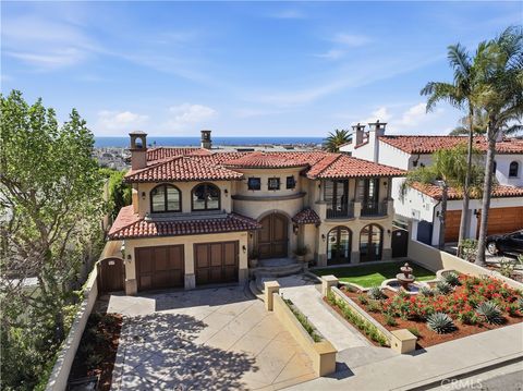 Photo of 109 S Poinsettia Avenue, Manhattan Beach, CA 90266 (MLS # SB26071131)