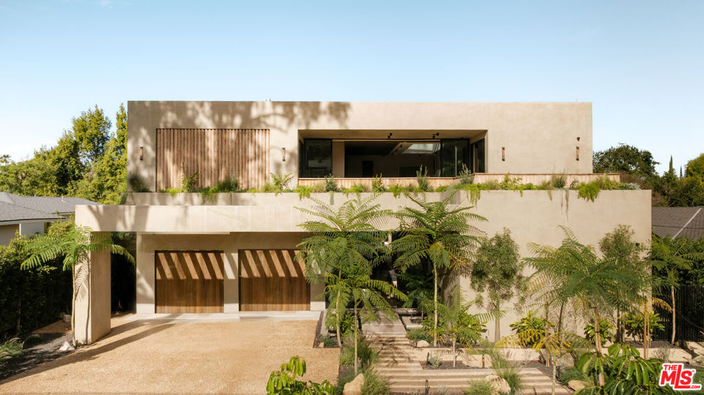 18911 Ringling Street