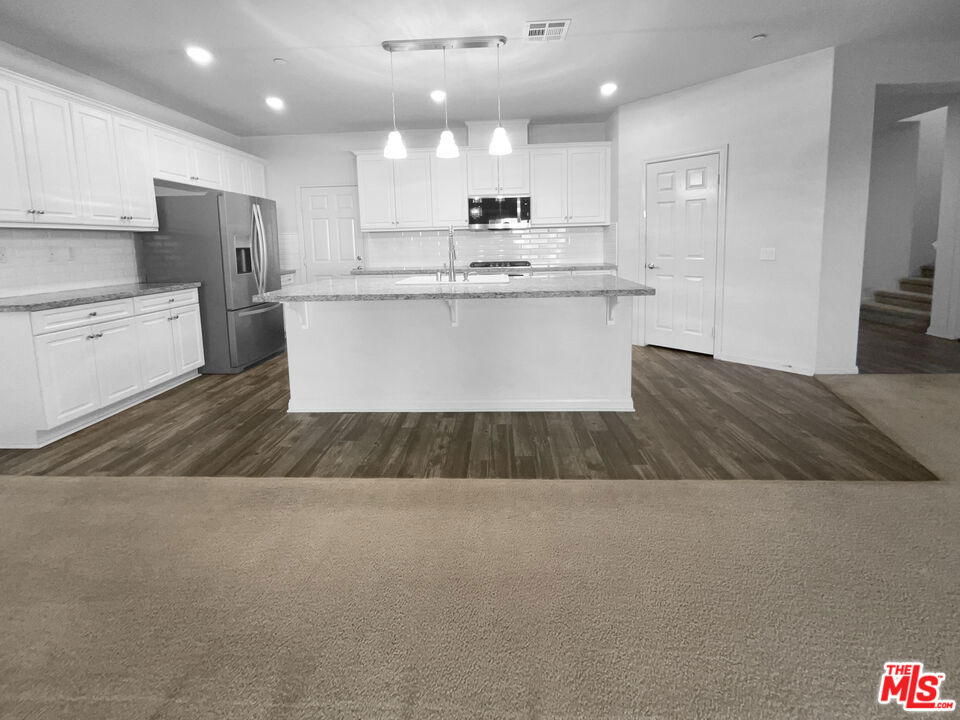 369 White Bark Lane