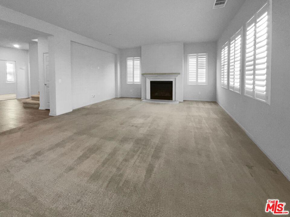 369 White Bark Lane