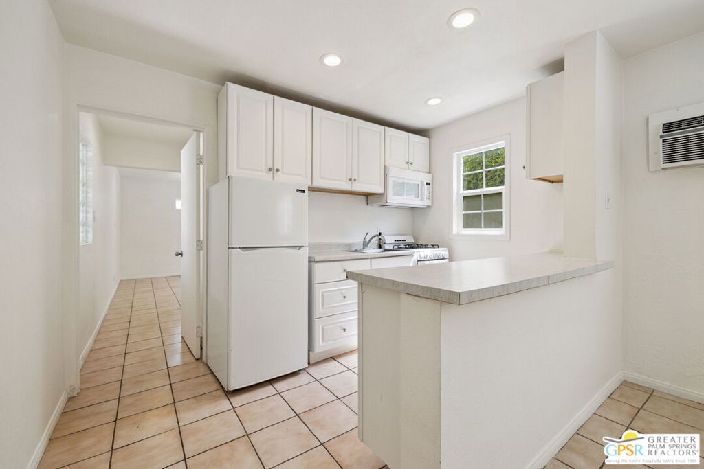 Tahquitz River Estates - Residential Lease