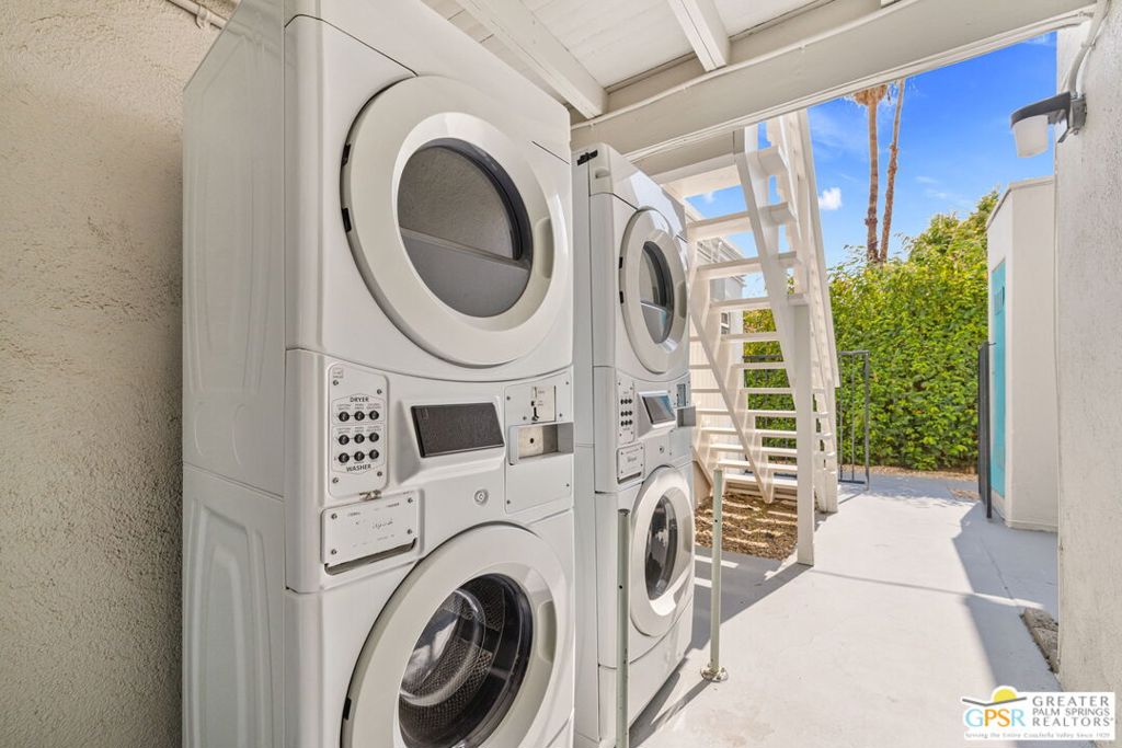 Tahquitz River Estates - Residential Lease