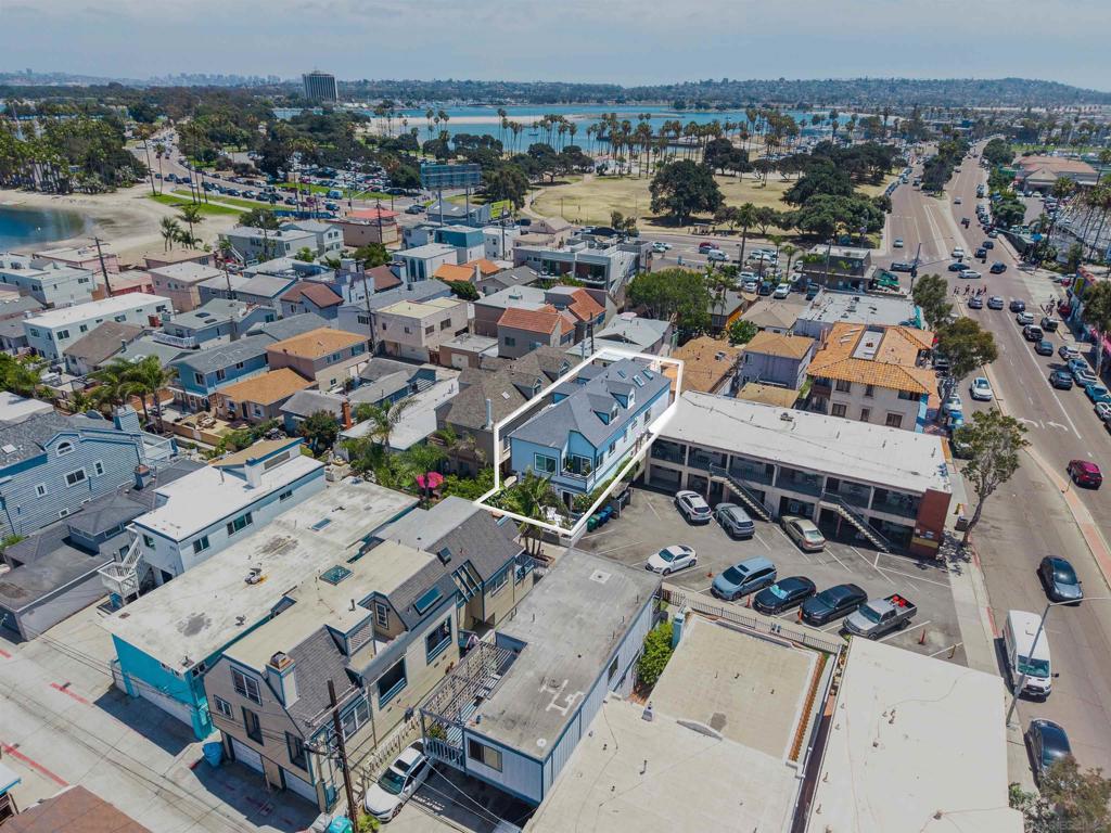 813 15 Isthmus Court