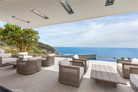 Photo of 1 Beach View Avenue, Dana Point, CA 92629 (MLS # LG25200114)